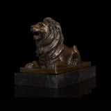 Statue de lion en bronze