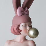 Statue femme lapin