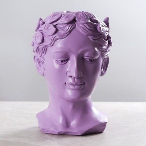 statue grecque violette.