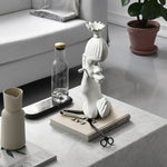 statue moderne blanche